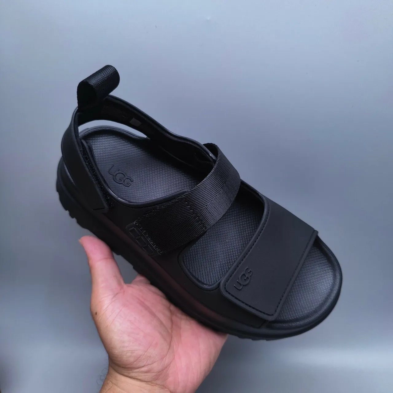 UGG Tasman صندل كاجوال أسود منصة إغلاق حزام مزدوج 2