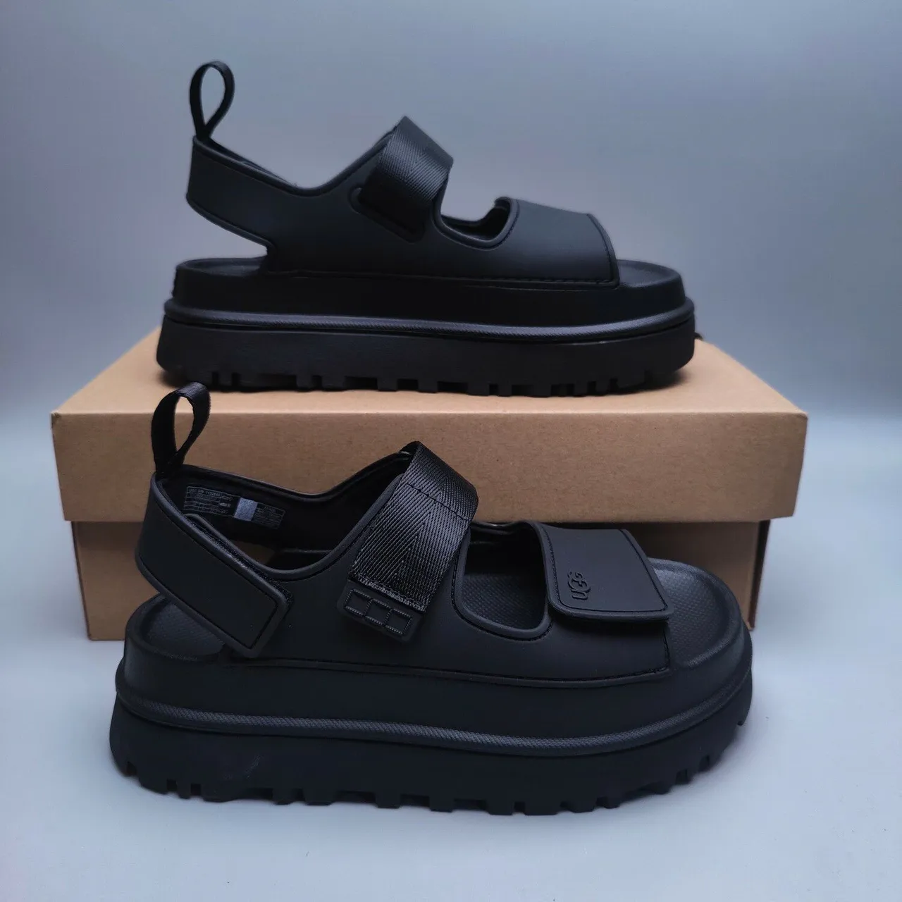 UGG Tasman صندل كاجوال أسود منصة إغلاق حزام مزدوج 4