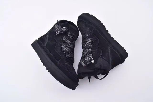 UGG تاسمان حذاء ثلجي من السويد الأسود مبطن بالفراء 4