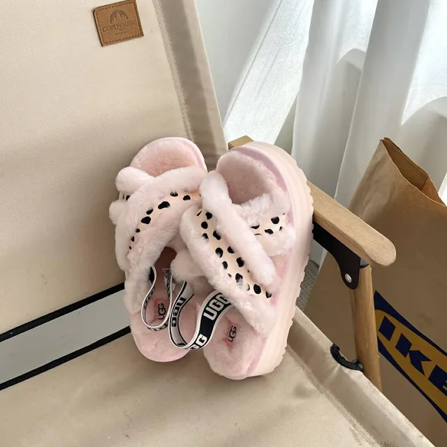 UGG तासमान नعाली منصة وردية بولكا دوت 4