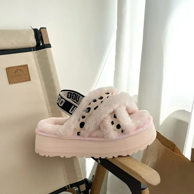 UGG तासमान नعाली منصة وردية بولكا دوت 5