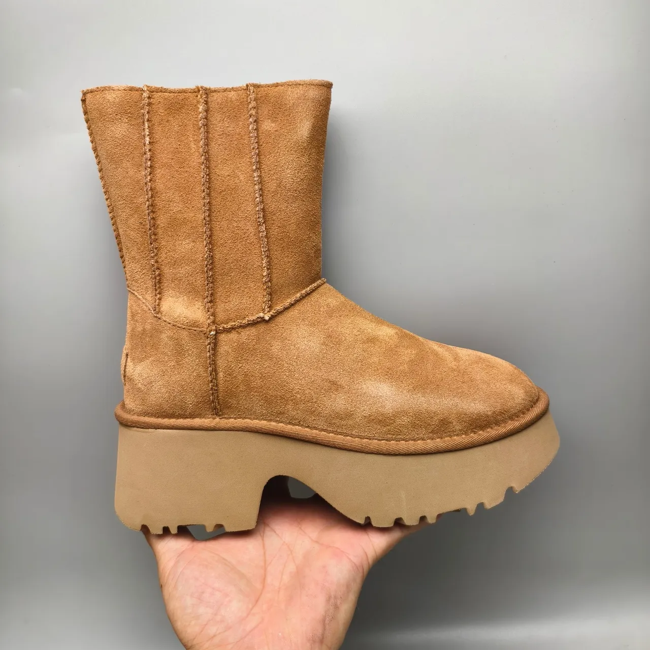 UGG Tasman प्लेटफॉर्म एन्कल बूट 2