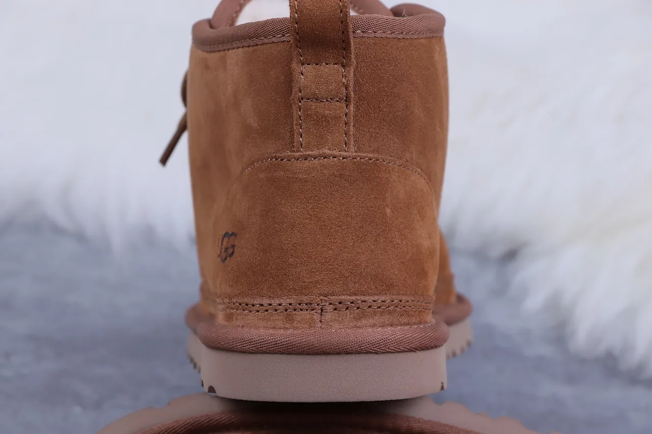 UGG Tasman Botas de Neve de Camurça Marrom com Forro de Shearling e Cadarços 5