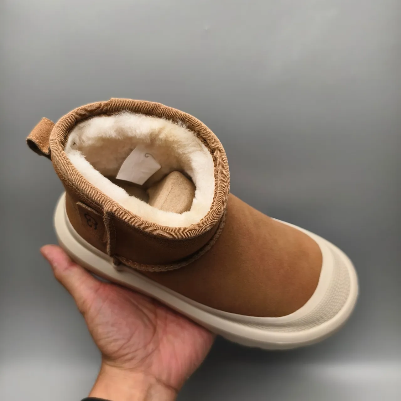 UGG Ultra Mini 驼色 麂皮 羊毛里 厚底平台 雪靴 3