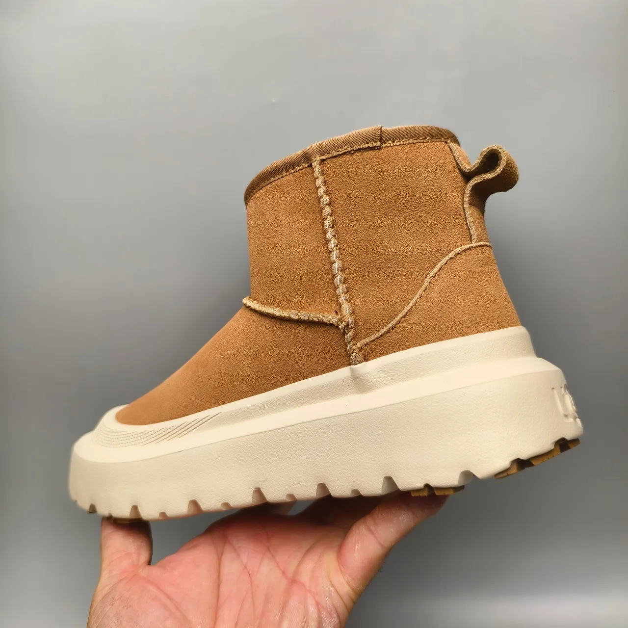 UGG Ultra Mini 驼色 麂皮 羊毛里 厚底平台 雪靴 4