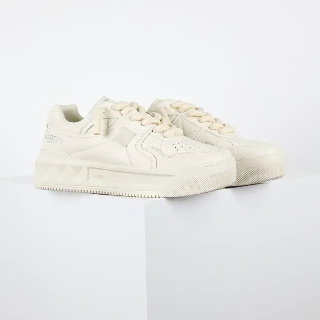 Valentino Rockstud Off-White 平台生活方式运动鞋 3