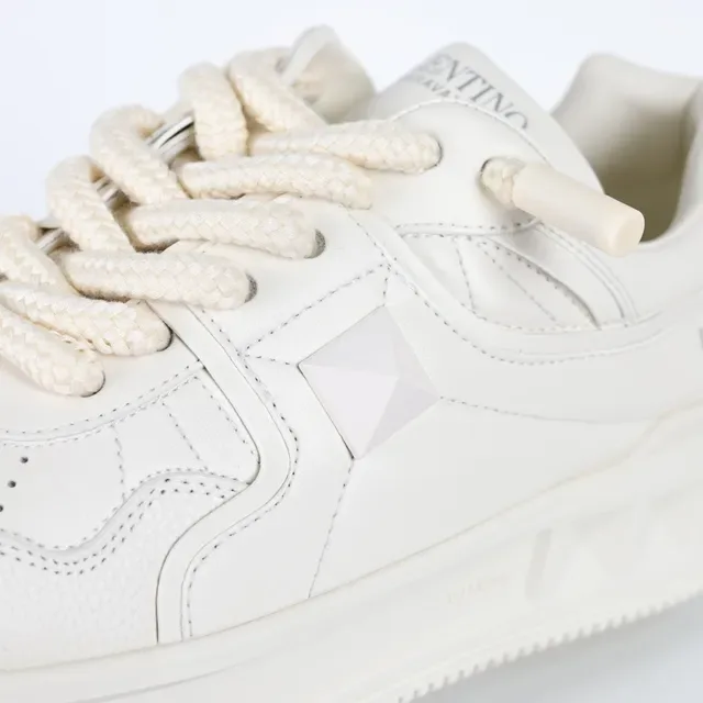 Valentino Rockstud Off-White 平台生活方式运动鞋 6