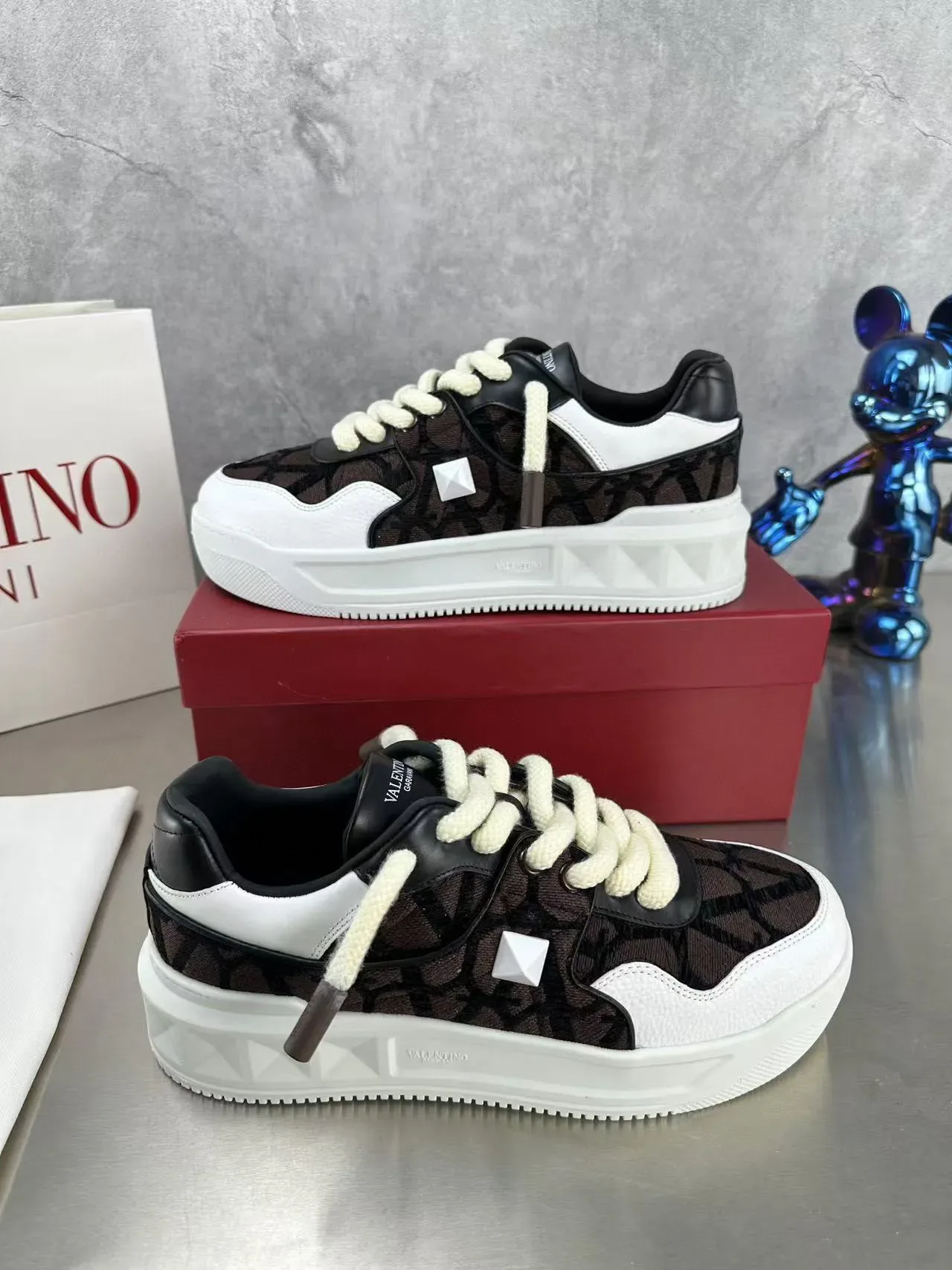 Valentino VLTN أحذية رياضية أسلوبية شبكية وجلدية 7