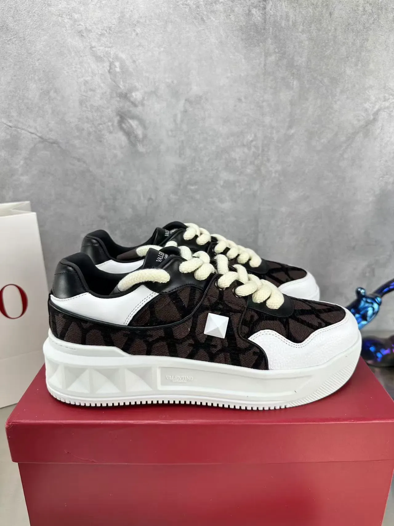 Valentino VLTN أحذية رياضية أسلوبية شبكية وجلدية 9