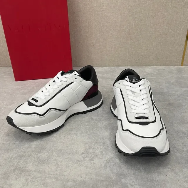 Valentino VLTN Runner সাদা কালো বার্গন্ডি লাইফস্টাইল স্নিকার্স 7
