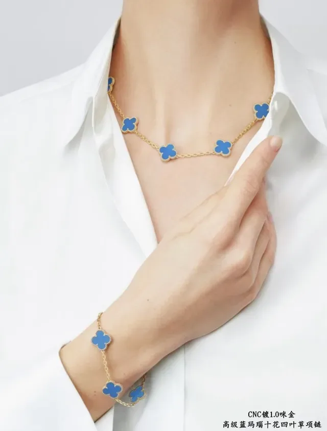 Van Cleef & Arpels Alhambra Blue Enamel Four-Leaf Clover Necklace 8