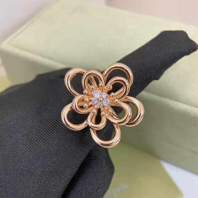 Van Cleef & Arpels Alhambra Gold Silver Openwork Floral Pavé-Set Center Brooch 5