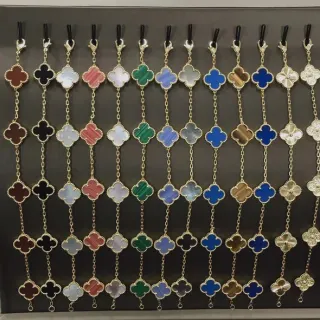 Van Cleef & Arpels Alhambra 四叶草 魅力项链