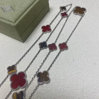 Van Cleef & Arpels Alhambra 红虎眼四叶草项链