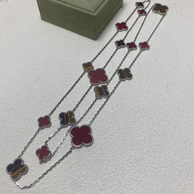 Van Cleef & Arpels Alhambra 红虎眼四叶草项链 3