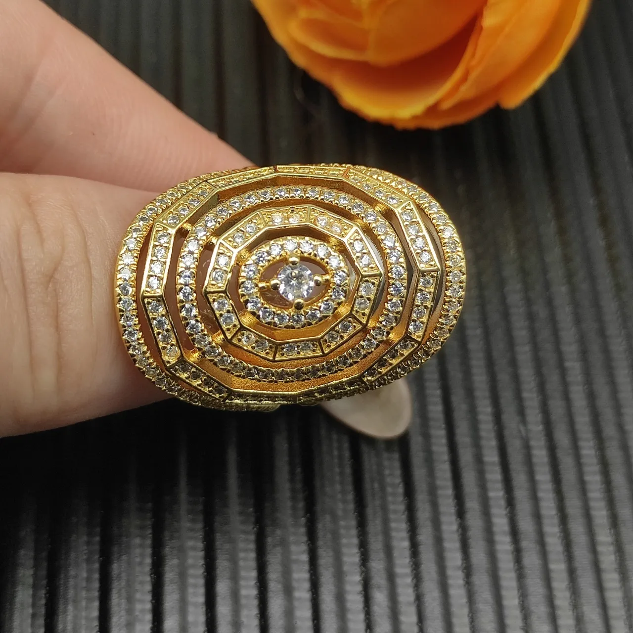 Van Cleef & Arpels 金银螺旋层叠 Pavé-钻石戒指 2