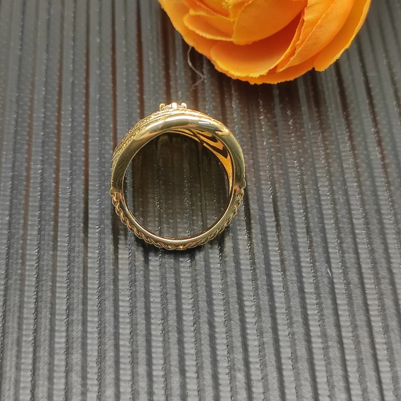 Van Cleef & Arpels 金银螺旋层叠 Pavé-钻石戒指 3