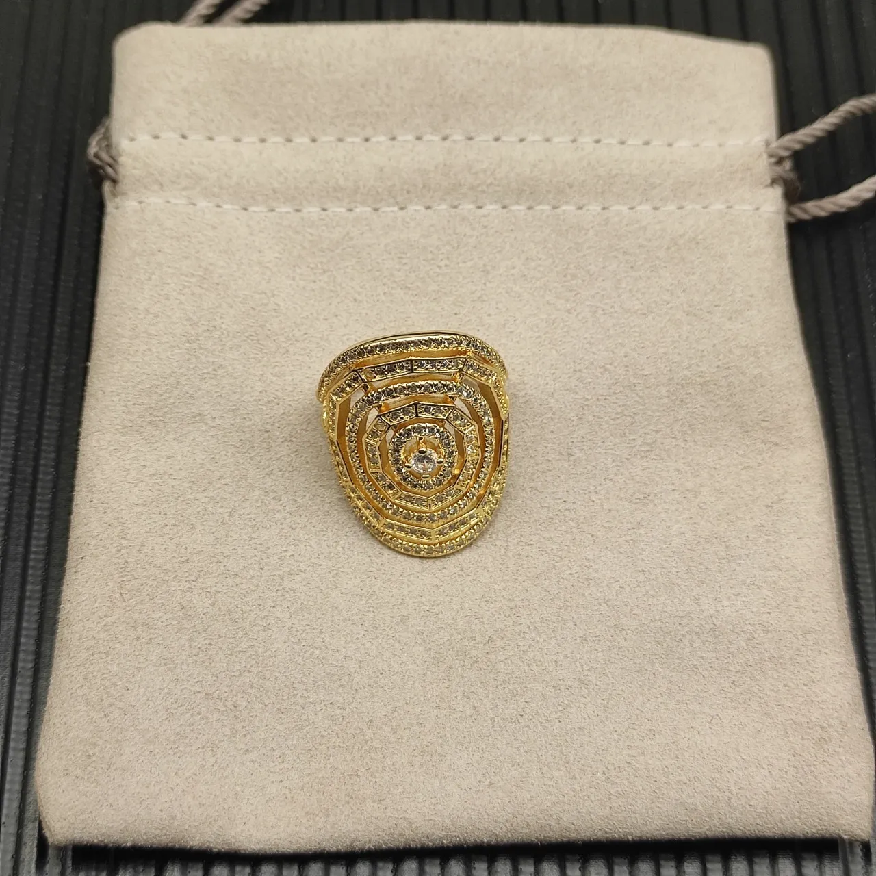 Van Cleef & Arpels 金银螺旋层叠 Pavé-钻石戒指 7