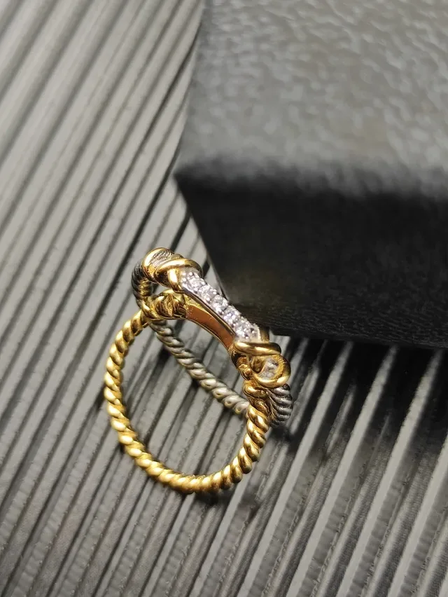 Van Cleef & Arpels Magic Alhambra Nó Trançado de Cordoa Anel Pavé Diamantes 3