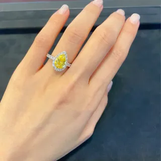 Van Cleef & Arpels 黄色白色梨形宝石双光环镶嵌戒指