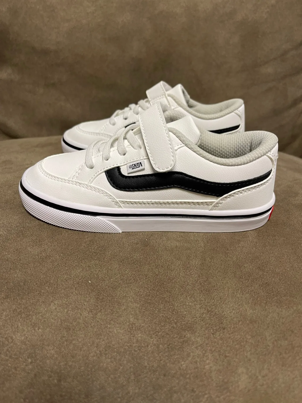 Vans Era बीज लाल लो-टॉप लेस-एंड-स्ट्रैप क्लोज़र स्केटबोर्ड जूते 11