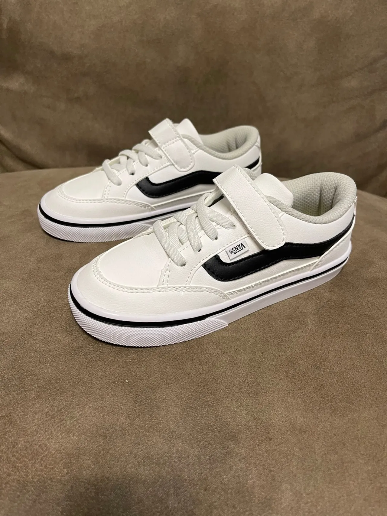 Vans Era बीज लाल लो-टॉप लेस-एंड-स्ट्रैप क्लोज़र स्केटबोर्ड जूते 13