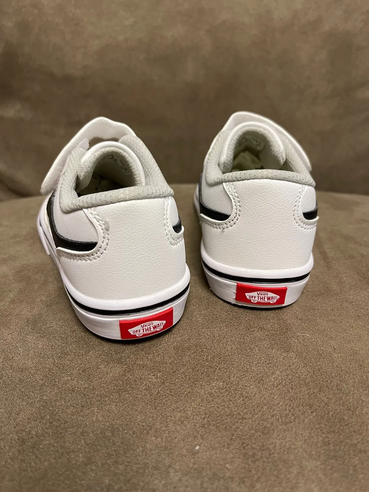 Vans Era बीज लाल लो-टॉप लेस-एंड-स्ट्रैप क्लोज़र स्केटबोर्ड जूते 14