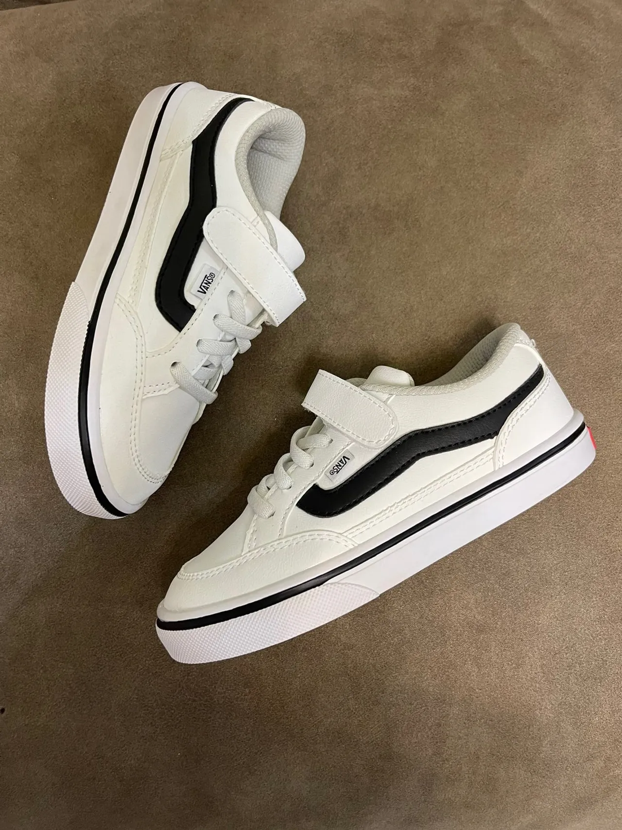 Vans Era बीज लाल लो-टॉप लेस-एंड-स्ट्रैप क्लोज़र स्केटबोर्ड जूते 16