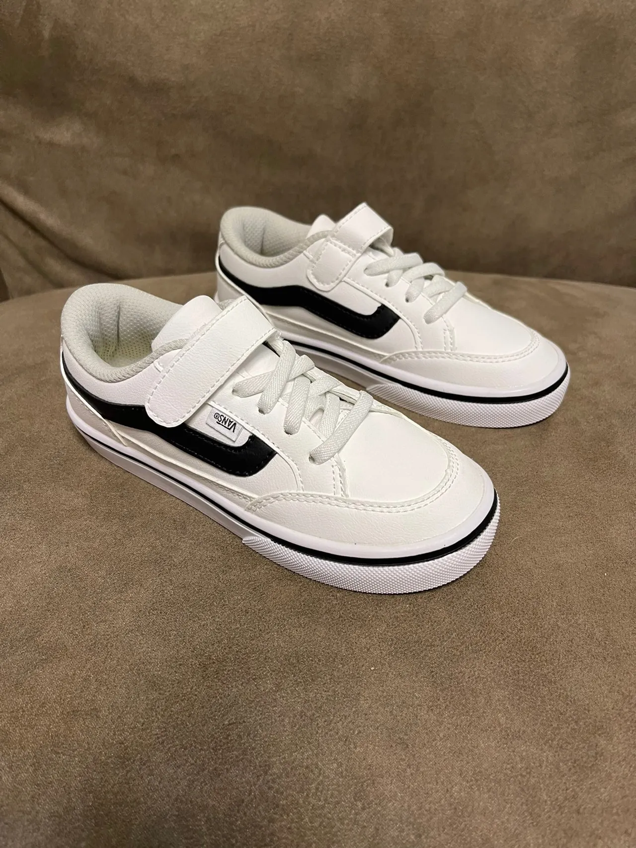 Vans Era बीज लाल लो-टॉप लेस-एंड-स्ट्रैप क्लोज़र स्केटबोर्ड जूते 18