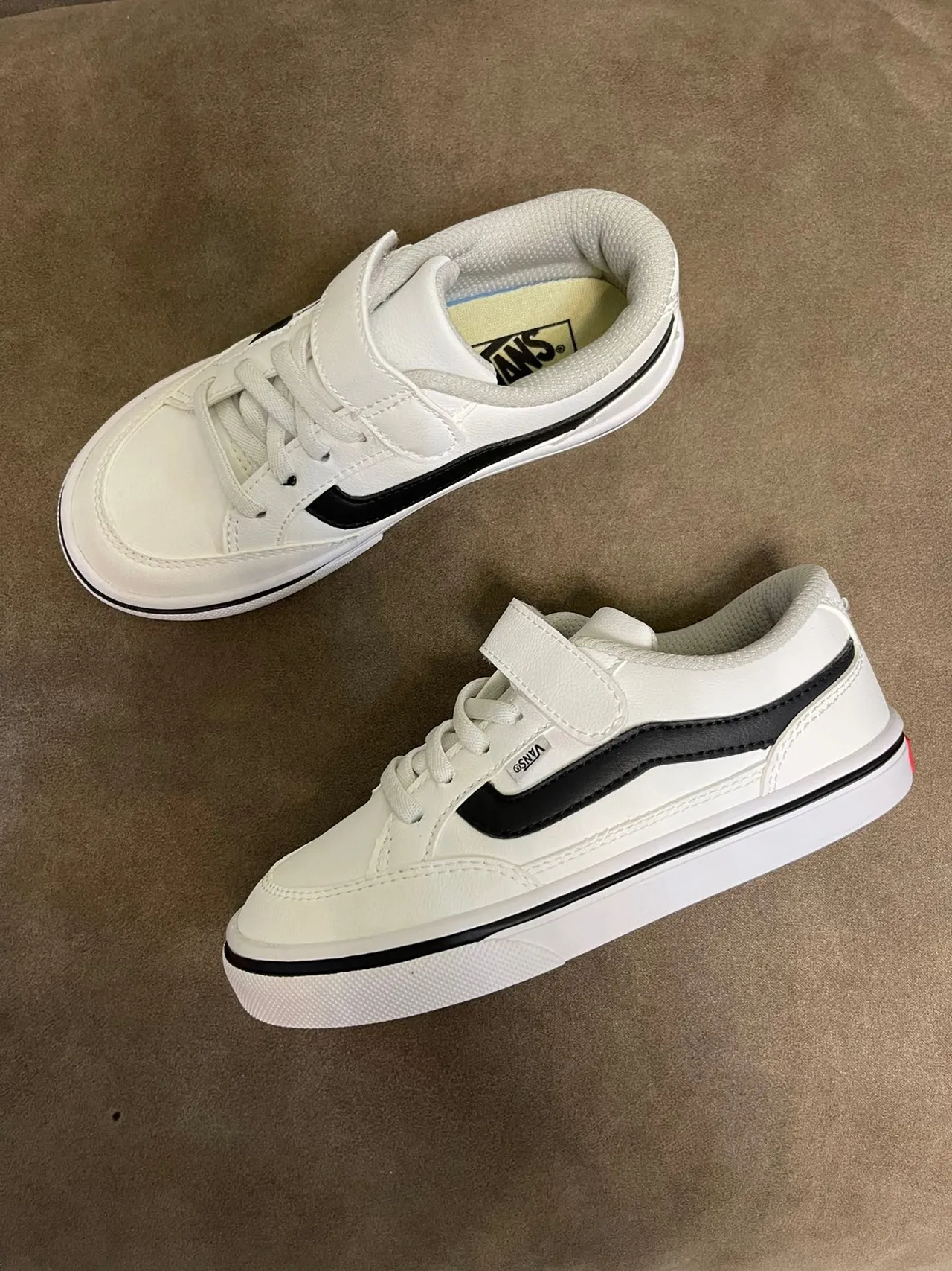 Vans Era बीज लाल लो-टॉप लेस-एंड-स्ट्रैप क्लोज़र स्केटबोर्ड जूते 19