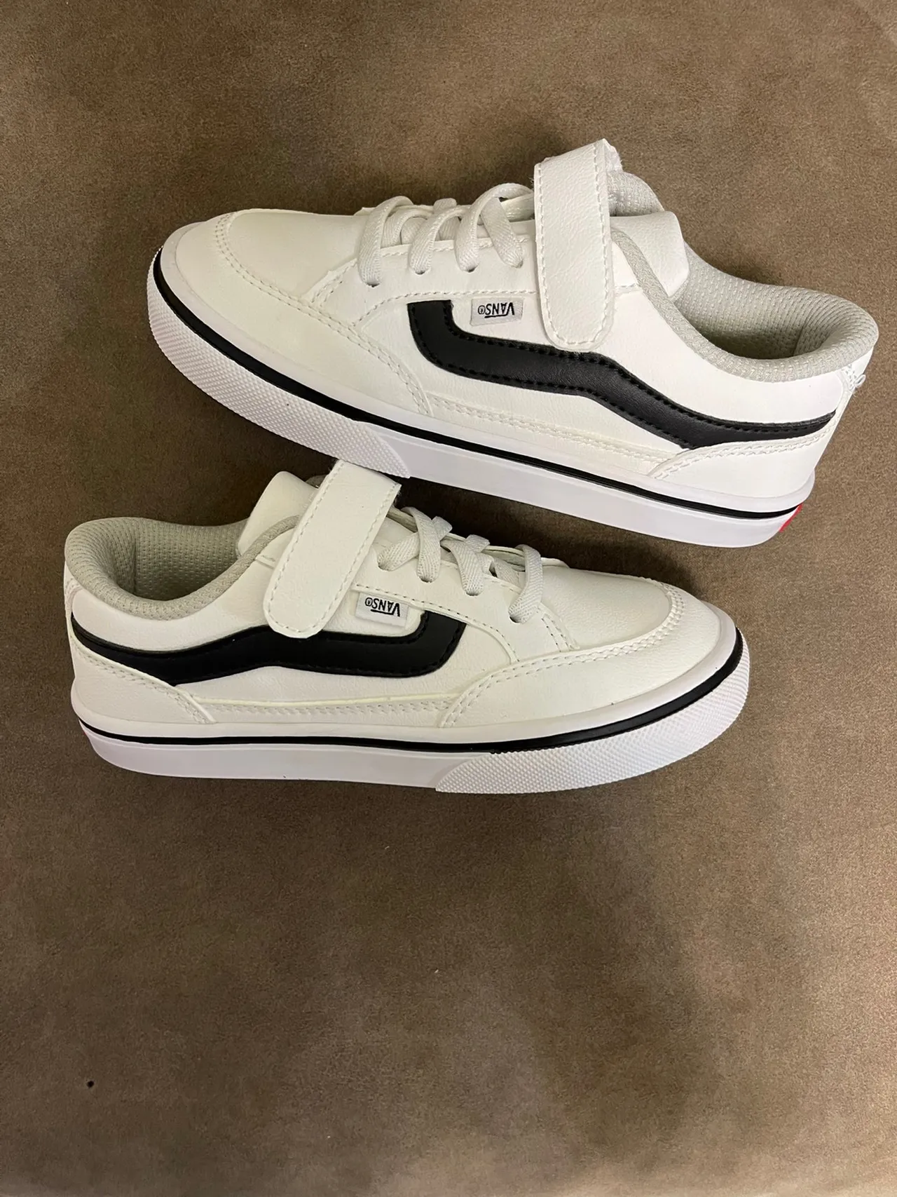 Vans Era बीज लाल लो-टॉप लेस-एंड-स्ट्रैप क्लोज़र स्केटबोर्ड जूते 21