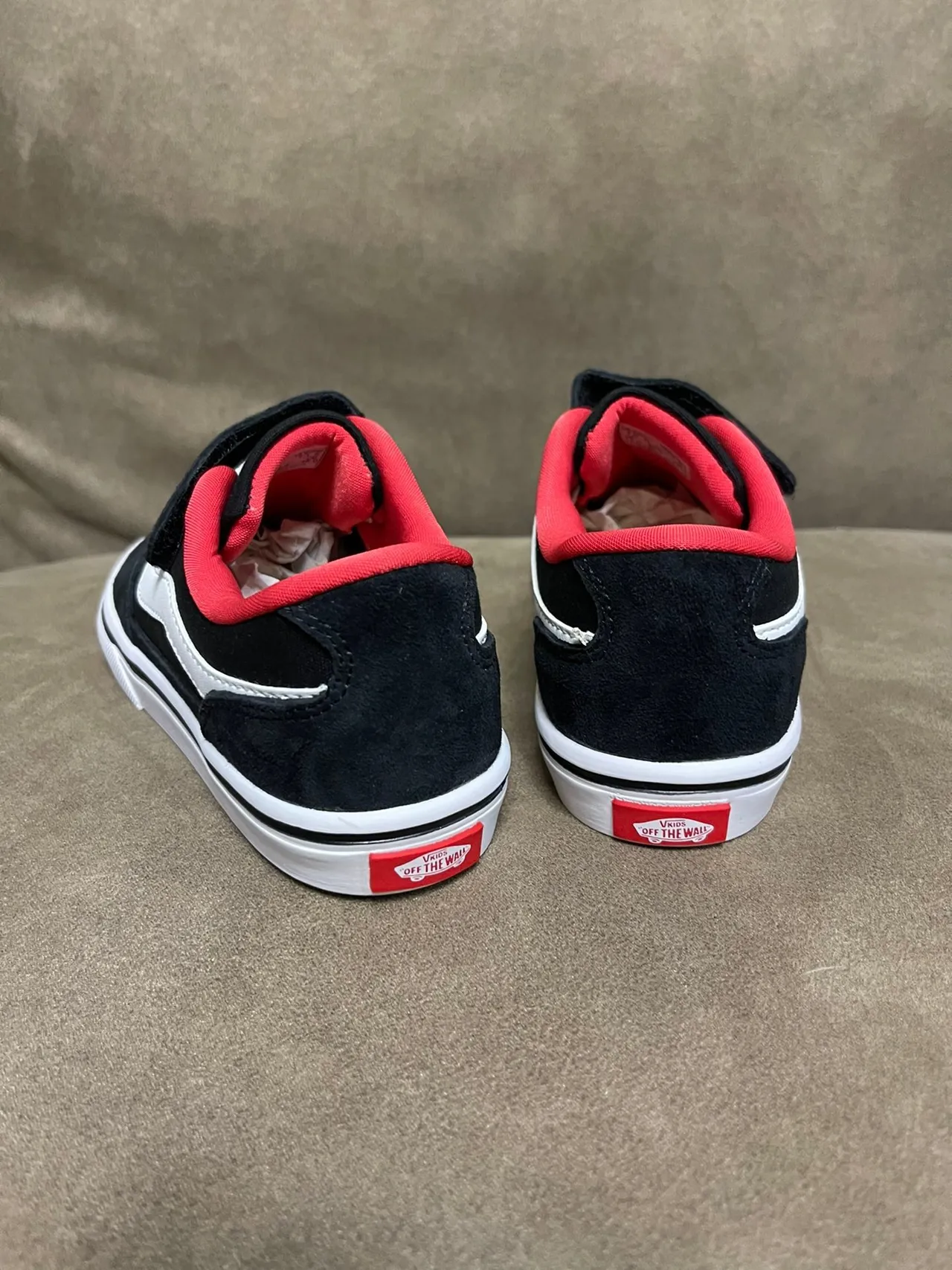 Vans Era बीज लाल लो-टॉप लेस-एंड-स्ट्रैप क्लोज़र स्केटबोर्ड जूते 22