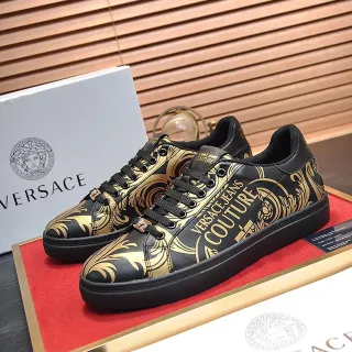 Versace काला सोना बारोक प्रिंट लेदर अपर लाइफस्टाइल स्नीकर