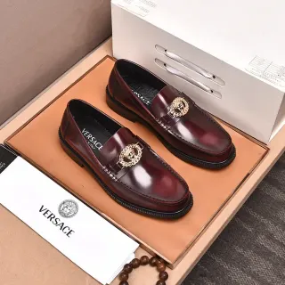 Versace Chain Reaction 酒红金 抛光皮革 Medusa Medallion Hardware 乐福鞋