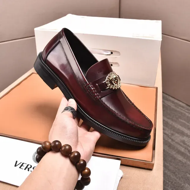 Versace Chain Reaction Burgundy Gold Polished Leather Medusa Medallion Hardware Loafer 6