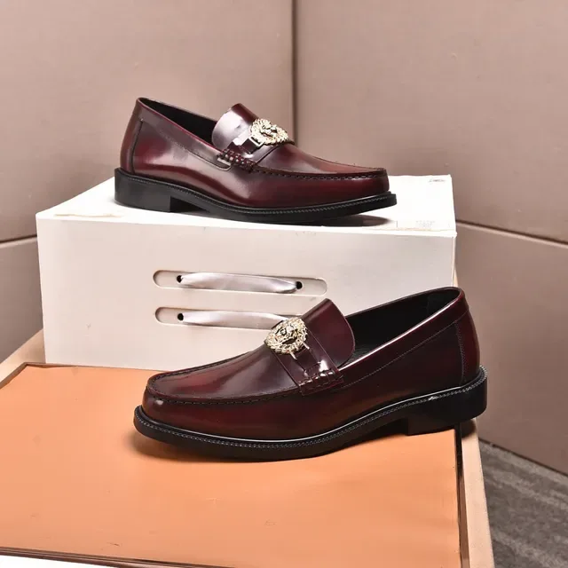Versace Chain Reaction Burgundy Gold Polished Leather Medusa Medallion Hardware Loafer 7