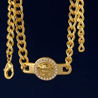 Versace Chain Reaction মেডুসা ক্রিস্টাল পেন্ডেন্ট নেকলেস