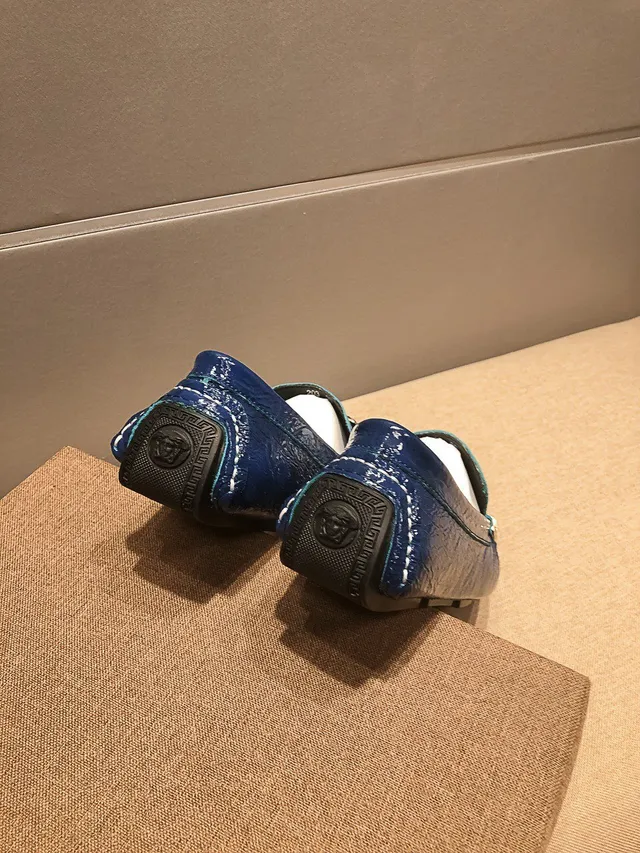 Versace Chain Reaction Navy Gold 亮面鳄鱼压纹皮革 Medusa 扣 乐福鞋 2