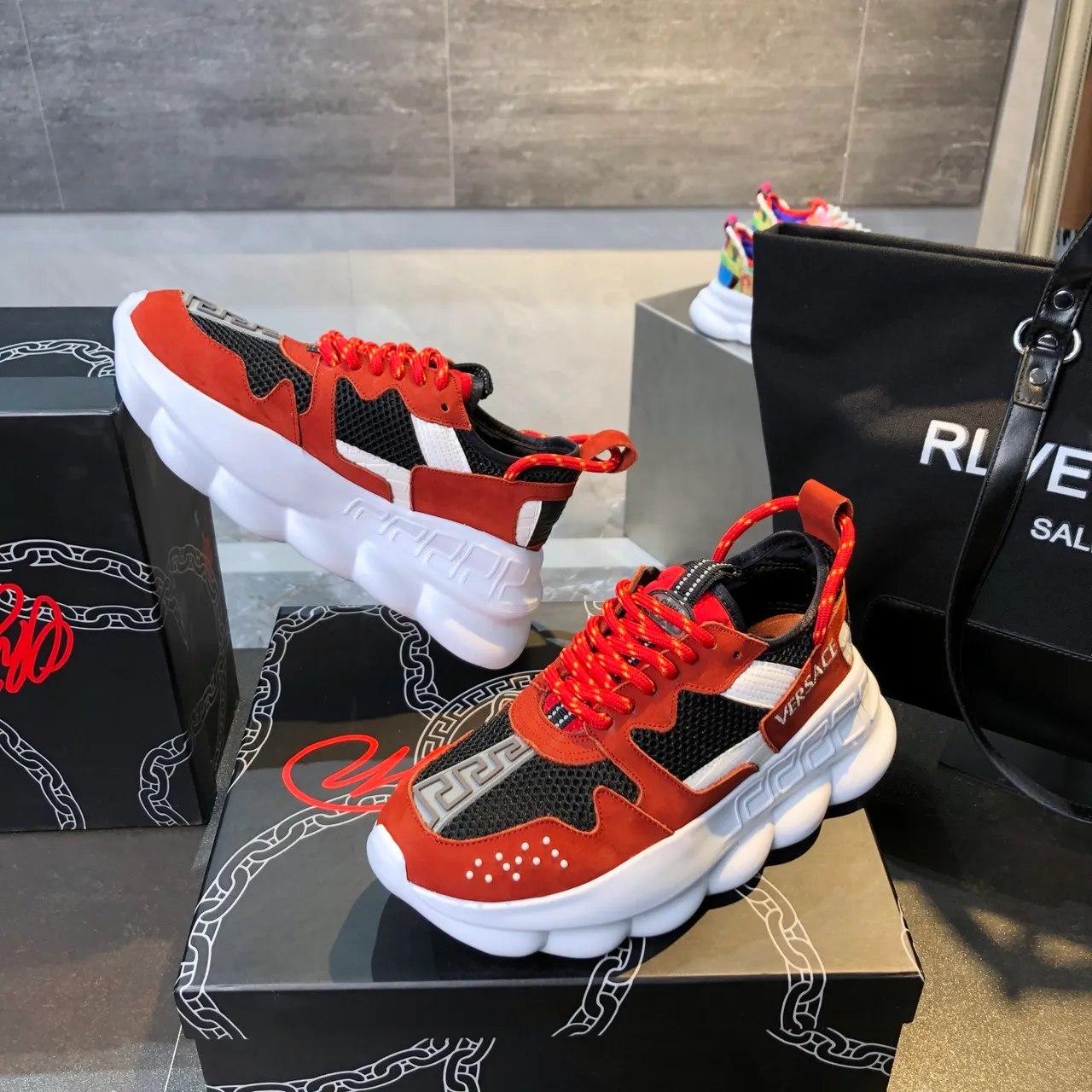 Versace Chain Reaction 锈橙黑白厚底运动鞋 2