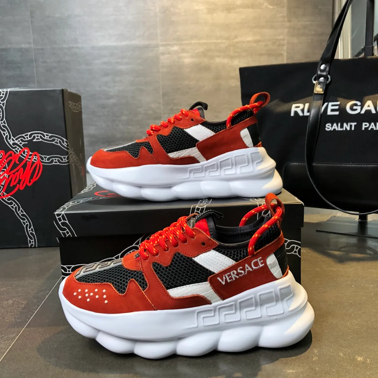 Versace Chain Reaction 锈橙黑白厚底运动鞋 5