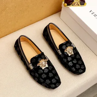 Versace Greca Odissea 黑色天鹅绒 Medusa 乐福鞋