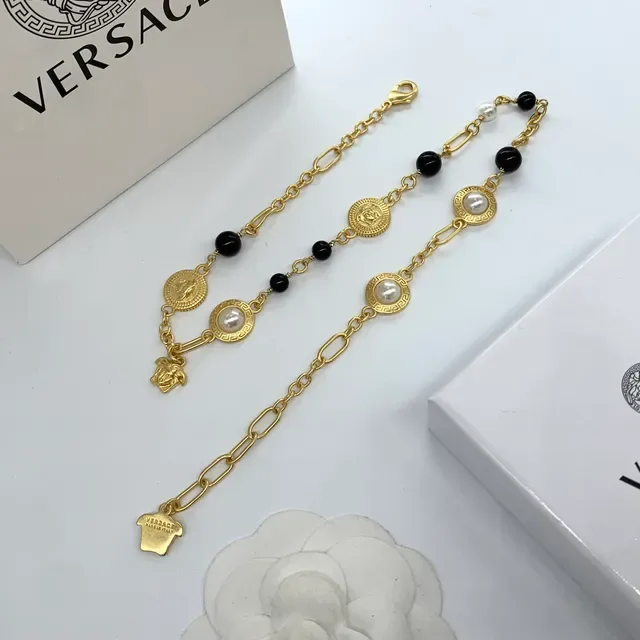 Versace मेड्यूसा चेन गोल्ड ब्लैक हेड चार्म्स नेकलेस 2