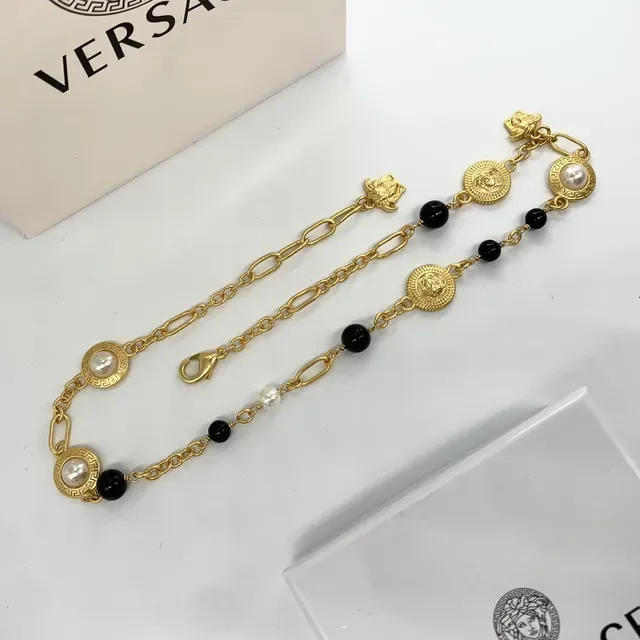 Versace मेड्यूसा चेन गोल्ड ब्लैक हेड चार्म्स नेकलेस 3