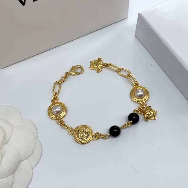 Versace मेड्यूसा चेन गोल्ड ब्लैक हेड चार्म्स नेकलेस 5