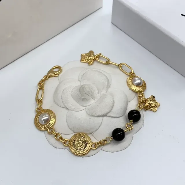 Versace मेड्यूसा चेन गोल्ड ब्लैक हेड चार्म्स नेकलेस 6