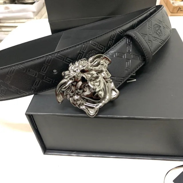 Versace Medusa Embossed Greca Ceinture en cuir noir 9