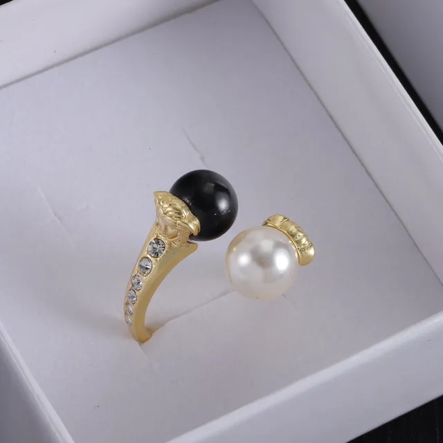 Versace Medusa Ring Dourado e Prateado Tom Pérola e Ônix Rings 5