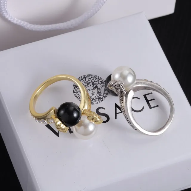 Versace Medusa Ring Dourado e Prateado Tom Pérola e Ônix Rings 7