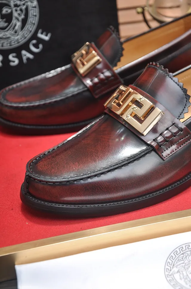Versace Odissea Borgonha Couro Greca Fivela Mocassins 2