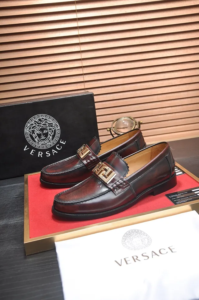 Versace Odissea Borgonha Couro Greca Fivela Mocassins 4